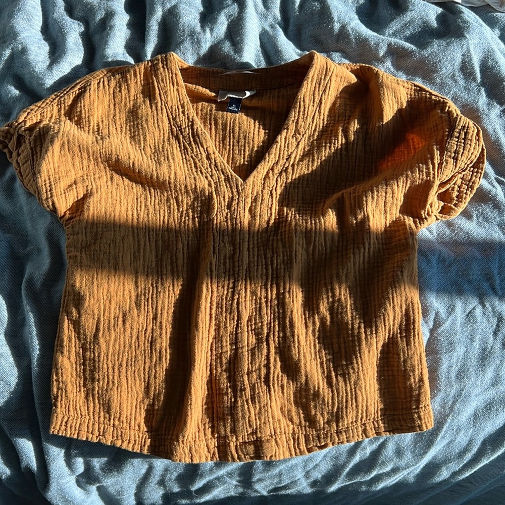 Universal thread mustard top